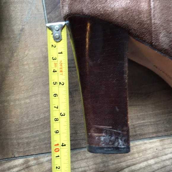 BANANA REPUBLIC brown suede heeled boots - Picture 2 of 3